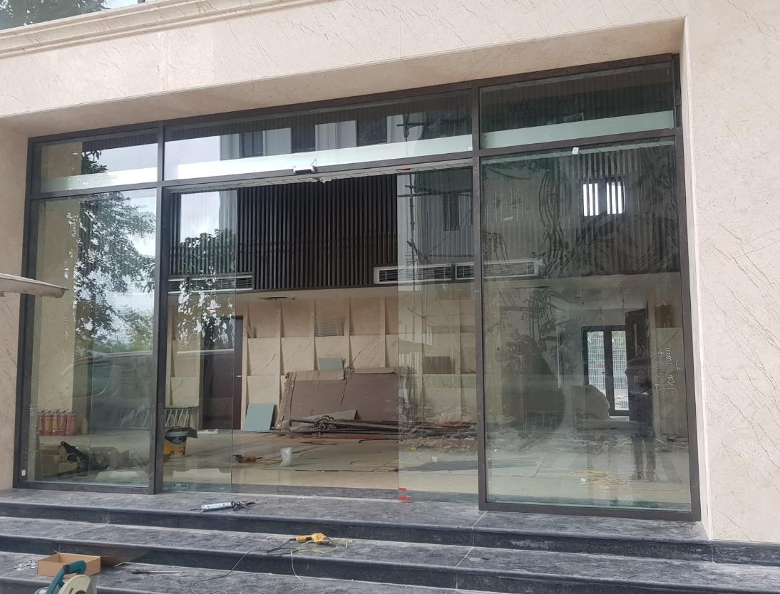 Có nên đầu tư cửa tự động Nhật Bản cho dự án cao cấp không